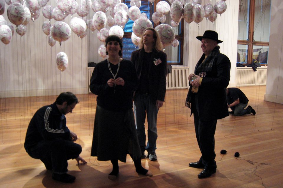isurrender_backstage3